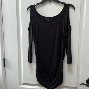 Karen Kane brown cold shoulder 3/4 sleeve top with rouched sides. Size Large